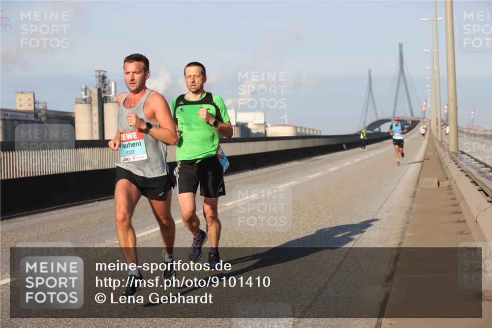 03.10.2025 - Köhlbrandbrückenlauf Lena Gebhardt http://msf.ph/oto/9101410 03.10.2025 09:36:35 Position 2 1022 meine-sportfotos.de