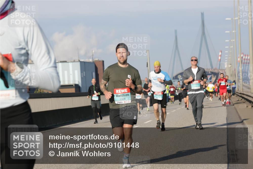 03.10.2025 - Köhlbrandbrückenlauf Jannik Wohlers http://msf.ph/oto/9101448 03.10.2025 09:49:00 Position 3 1088 meine-sportfotos.de