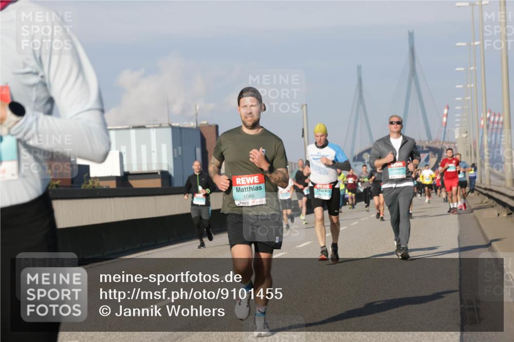 03.10.2025 - Köhlbrandbrückenlauf Jannik Wohlers http://msf.ph/oto/9101455 03.10.2025 09:49:00 Position 3 1088, 116 meine-sportfotos.de