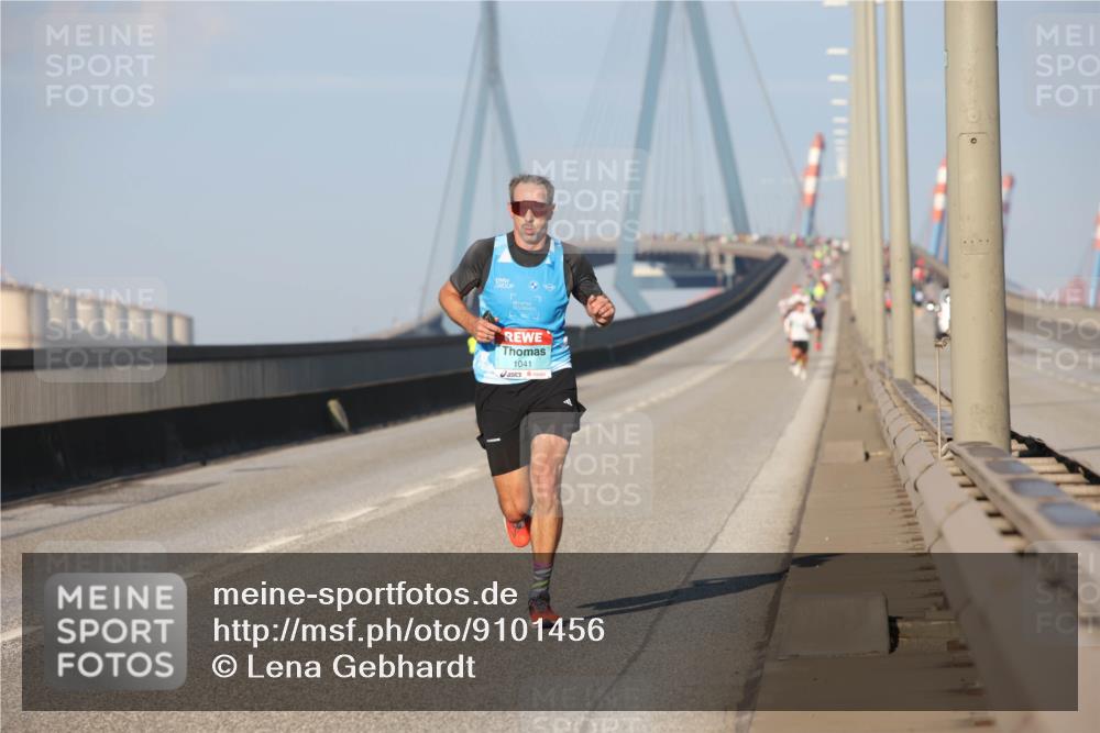 03.10.2025 - Köhlbrandbrückenlauf Lena Gebhardt http://msf.ph/oto/9101456 03.10.2025 09:36:38 Position 2  meine-sportfotos.de