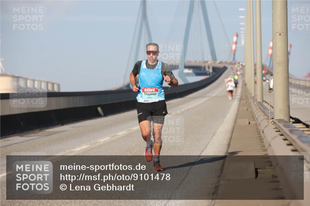 03.10.2025 - Köhlbrandbrückenlauf Lena Gebhardt http://msf.ph/oto/9101478 03.10.2025 09:36:38 Position 2 1041 meine-sportfotos.de