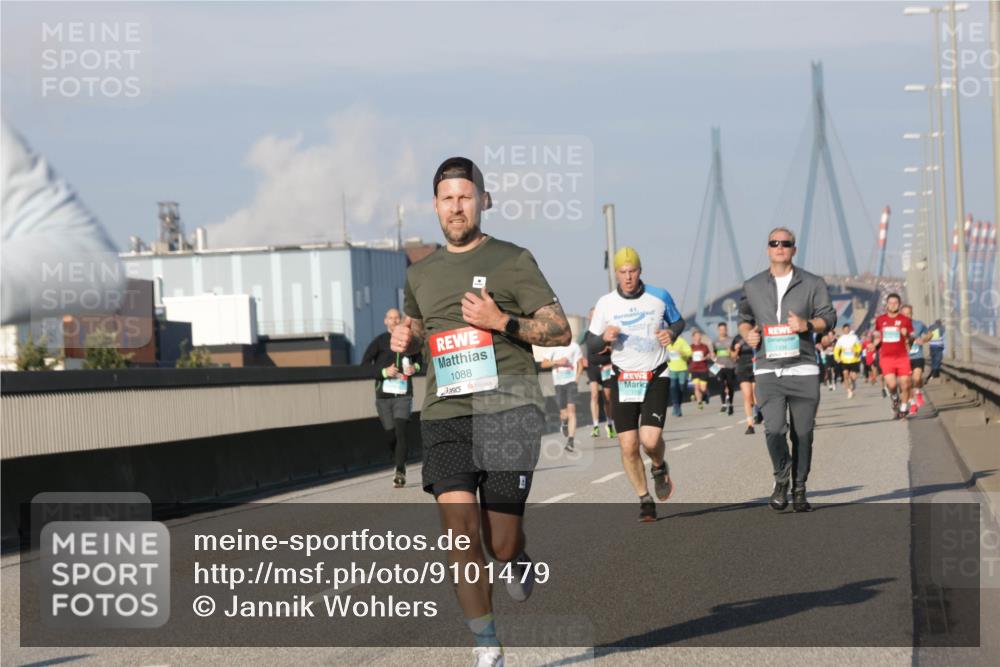 03.10.2025 - Köhlbrandbrückenlauf Jannik Wohlers http://msf.ph/oto/9101479 03.10.2025 09:49:00 Position 3 41, 1088, 1334 meine-sportfotos.de