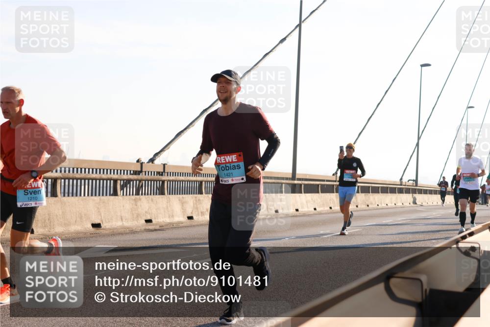03.10.2025 - Köhlbrandbrückenlauf Strokosch-Dieckow http://msf.ph/oto/9101481 03.10.2025 09:21:24 Position 1 1210, 1421 meine-sportfotos.de