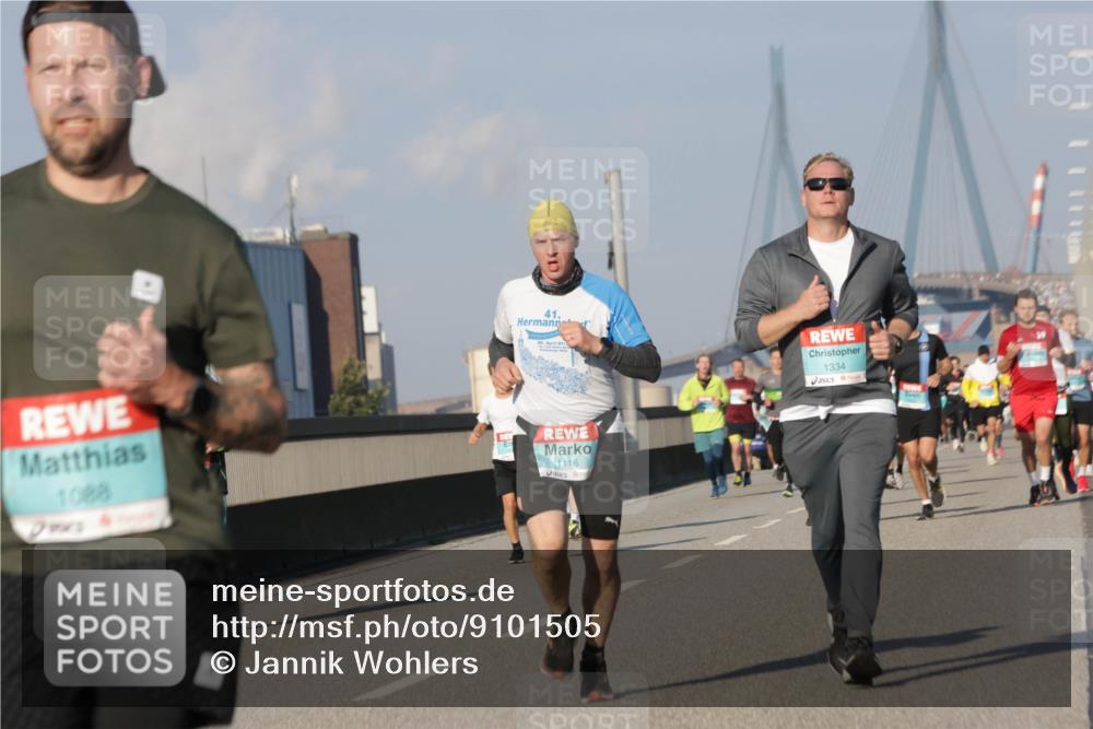 03.10.2025 - Köhlbrandbrückenlauf Jannik Wohlers http://msf.ph/oto/9101505 03.10.2025 09:49:01 Position 3 41, 1334, 1088, 1116 meine-sportfotos.de