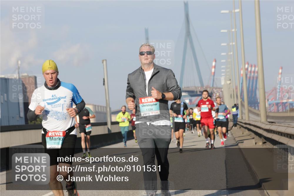 03.10.2025 - Köhlbrandbrückenlauf Jannik Wohlers http://msf.ph/oto/9101531 03.10.2025 09:49:02 Position 3 41, 29, 2, 1116, 1334 meine-sportfotos.de