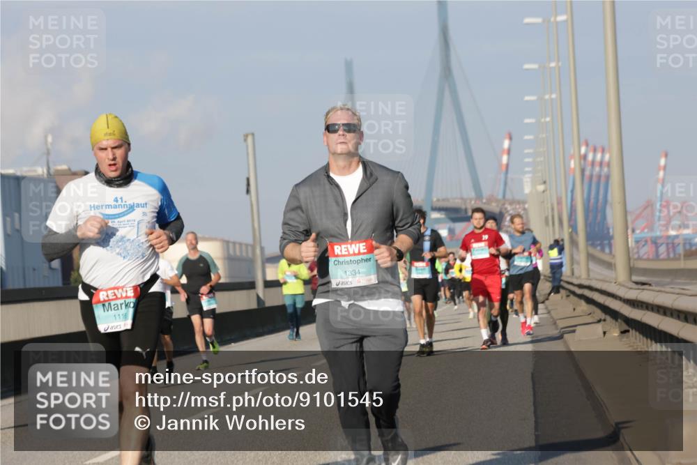 03.10.2025 - Köhlbrandbrückenlauf Jannik Wohlers http://msf.ph/oto/9101545 03.10.2025 09:49:02 Position 3 41, 1116, 1334 meine-sportfotos.de
