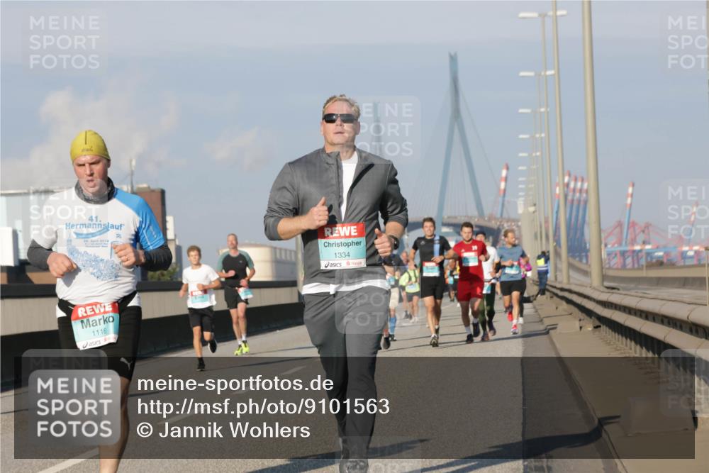03.10.2025 - Köhlbrandbrückenlauf Jannik Wohlers http://msf.ph/oto/9101563 03.10.2025 09:49:03 Position 3 41, 2, 1116, 1334 meine-sportfotos.de
