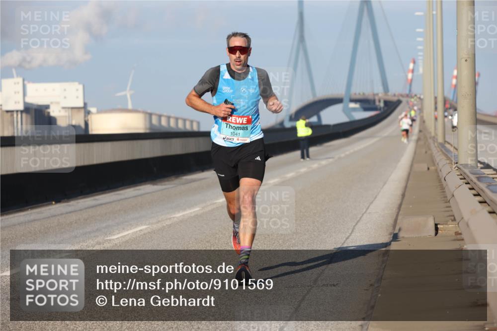 03.10.2025 - Köhlbrandbrückenlauf Lena Gebhardt http://msf.ph/oto/9101569 03.10.2025 09:36:40 Position 2 1041 meine-sportfotos.de
