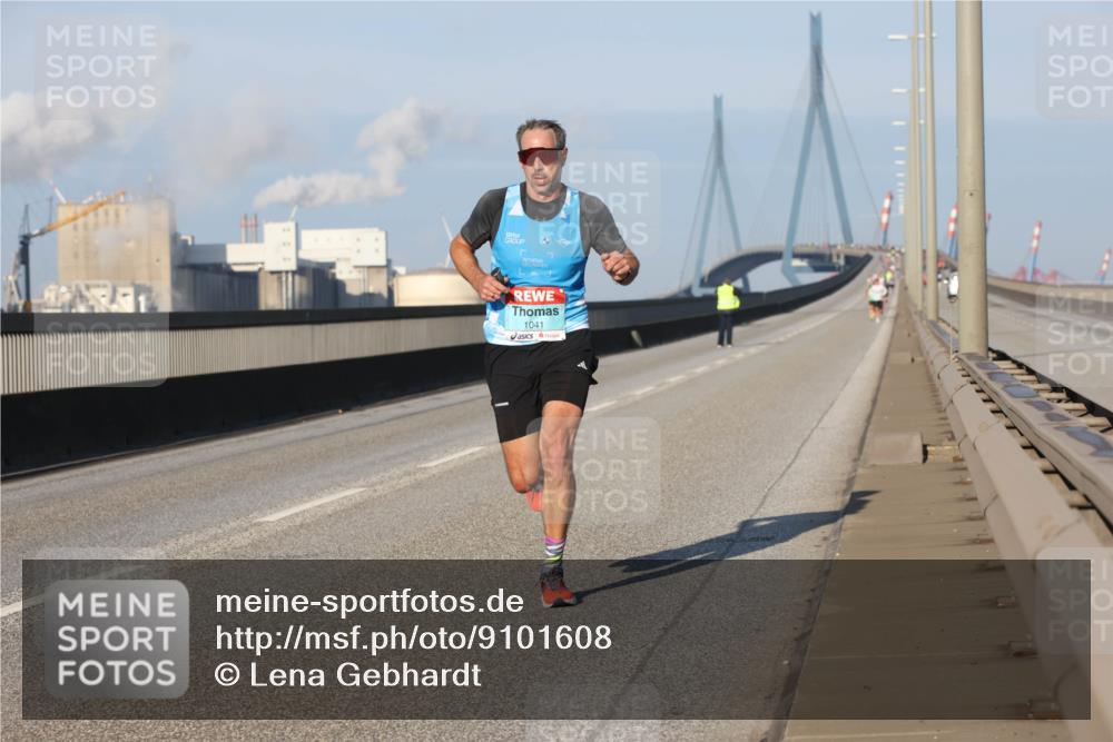 03.10.2025 - Köhlbrandbrückenlauf Lena Gebhardt http://msf.ph/oto/9101608 03.10.2025 09:36:41 Position 2 7, 1041, 7777 meine-sportfotos.de