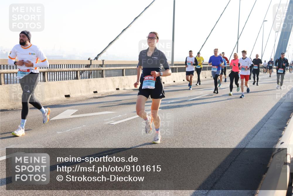 03.10.2025 - Köhlbrandbrückenlauf Strokosch-Dieckow http://msf.ph/oto/9101615 03.10.2025 09:21:49 Position 1 1087 meine-sportfotos.de