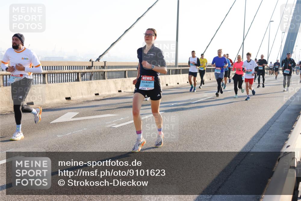 03.10.2025 - Köhlbrandbrückenlauf Strokosch-Dieckow http://msf.ph/oto/9101623 03.10.2025 09:21:49 Position 1 1087 meine-sportfotos.de