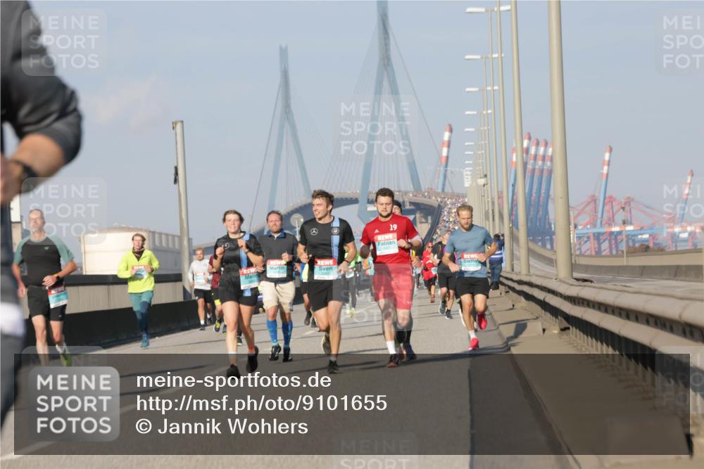 03.10.2025 - Köhlbrandbrückenlauf Jannik Wohlers http://msf.ph/oto/9101655 03.10.2025 09:49:05 Position 3 19 meine-sportfotos.de