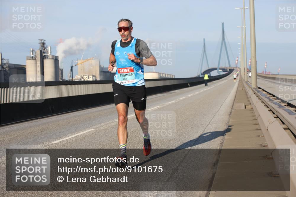 03.10.2025 - Köhlbrandbrückenlauf Lena Gebhardt http://msf.ph/oto/9101675 03.10.2025 09:36:42 Position 2 1041 meine-sportfotos.de