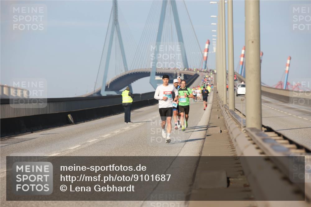 03.10.2025 - Köhlbrandbrückenlauf Lena Gebhardt http://msf.ph/oto/9101687 03.10.2025 09:36:58 Position 2  meine-sportfotos.de