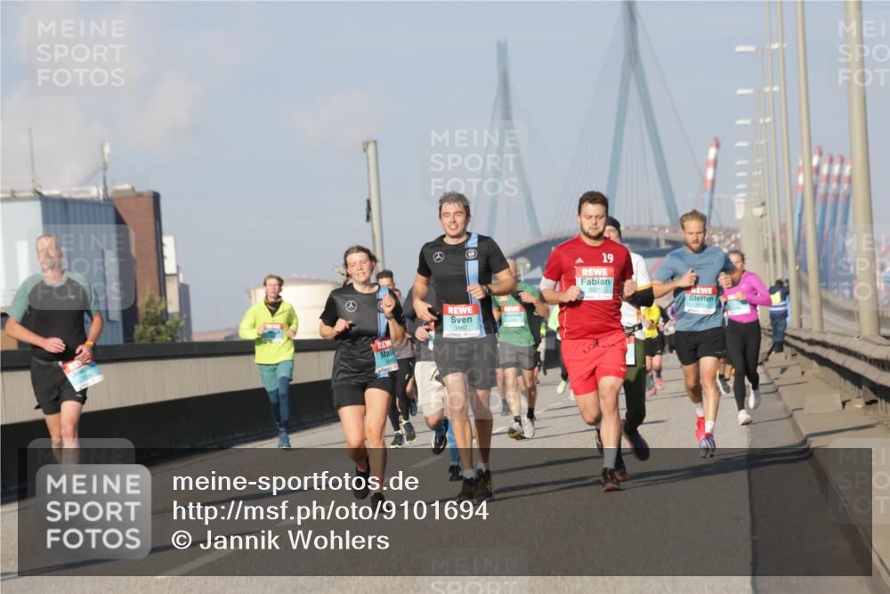 03.10.2025 - Köhlbrandbrückenlauf Jannik Wohlers http://msf.ph/oto/9101694 03.10.2025 09:49:08 Position 3 0, 0, 3462, 19, 3521 meine-sportfotos.de