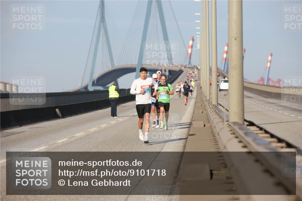 03.10.2025 - Köhlbrandbrückenlauf Lena Gebhardt http://msf.ph/oto/9101718 03.10.2025 09:36:59 Position 2 7 meine-sportfotos.de