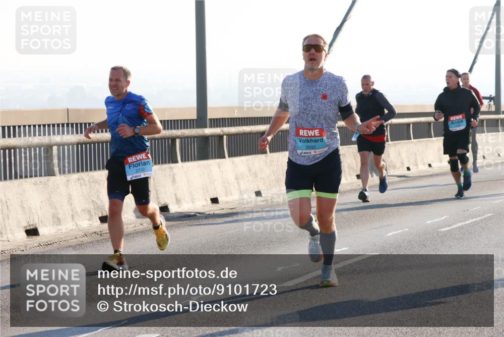 03.10.2025 - Köhlbrandbrückenlauf Strokosch-Dieckow http://msf.ph/oto/9101723 03.10.2025 09:22:05 Position 1 2712, 3592 meine-sportfotos.de