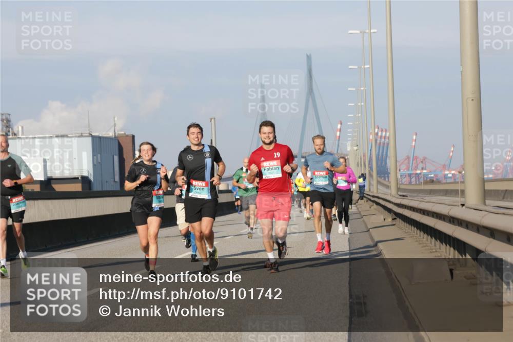 03.10.2025 - Köhlbrandbrückenlauf Jannik Wohlers http://msf.ph/oto/9101742 03.10.2025 09:49:10 Position 3 3462, 19, 3521 meine-sportfotos.de