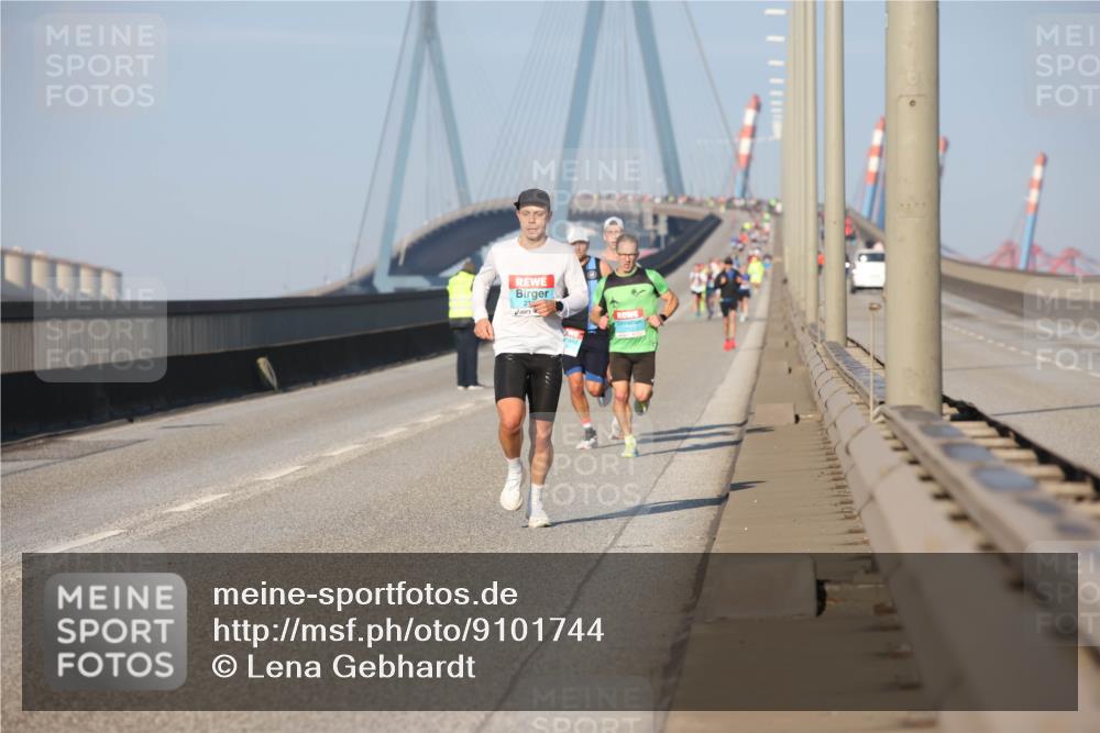 03.10.2025 - Köhlbrandbrückenlauf Lena Gebhardt http://msf.ph/oto/9101744 03.10.2025 09:37:01 Position 2 21, 777 meine-sportfotos.de