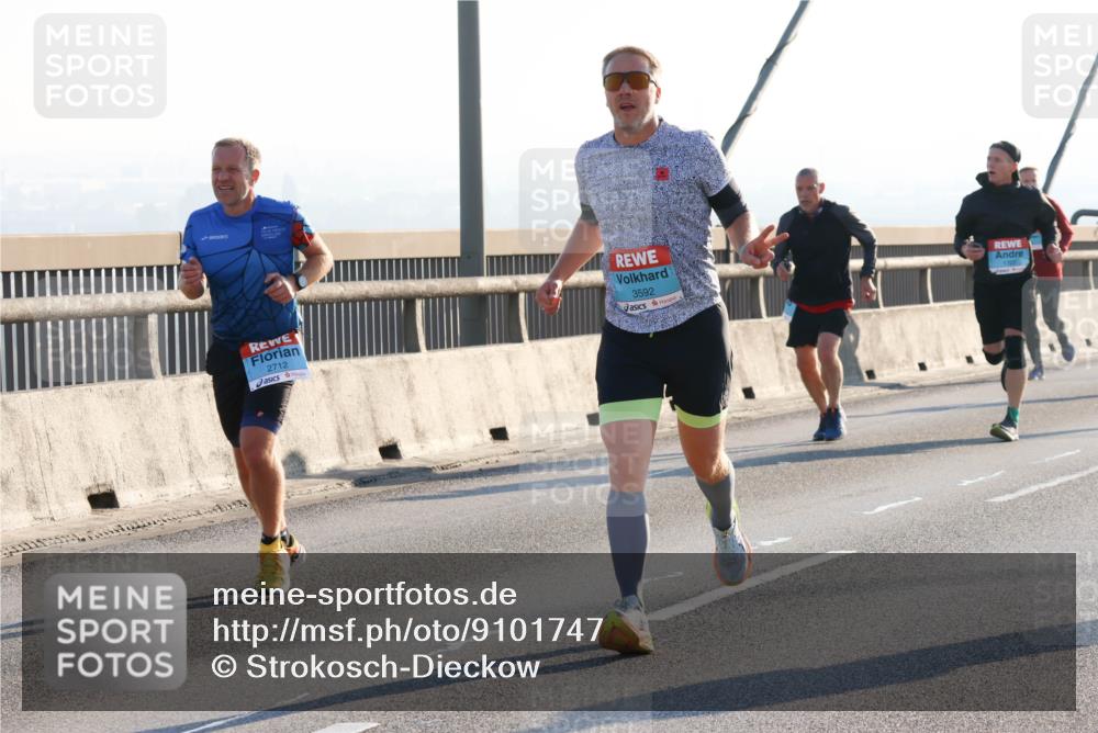 03.10.2025 - Köhlbrandbrückenlauf Strokosch-Dieckow http://msf.ph/oto/9101747 03.10.2025 09:22:05 Position 1 2712, 3592 meine-sportfotos.de