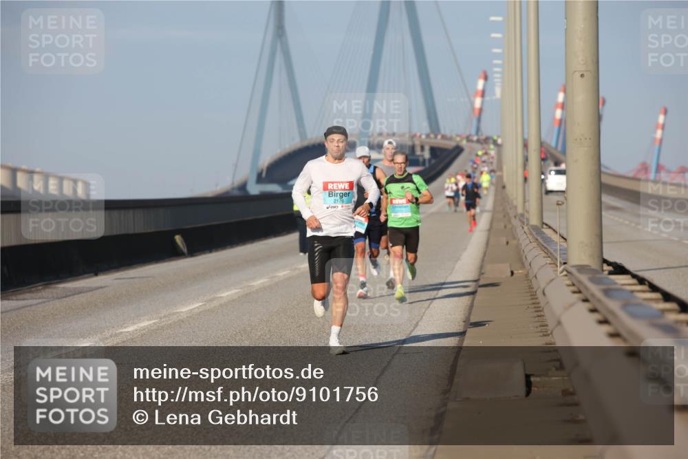 03.10.2025 - Köhlbrandbrückenlauf Lena Gebhardt http://msf.ph/oto/9101756 03.10.2025 09:37:01 Position 2  meine-sportfotos.de