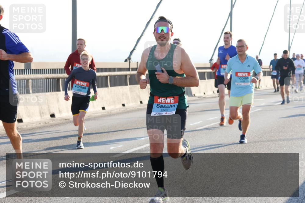 03.10.2025 - Köhlbrandbrückenlauf Strokosch-Dieckow http://msf.ph/oto/9101794 03.10.2025 09:22:11 Position 1 2997, 3205, 1639 meine-sportfotos.de