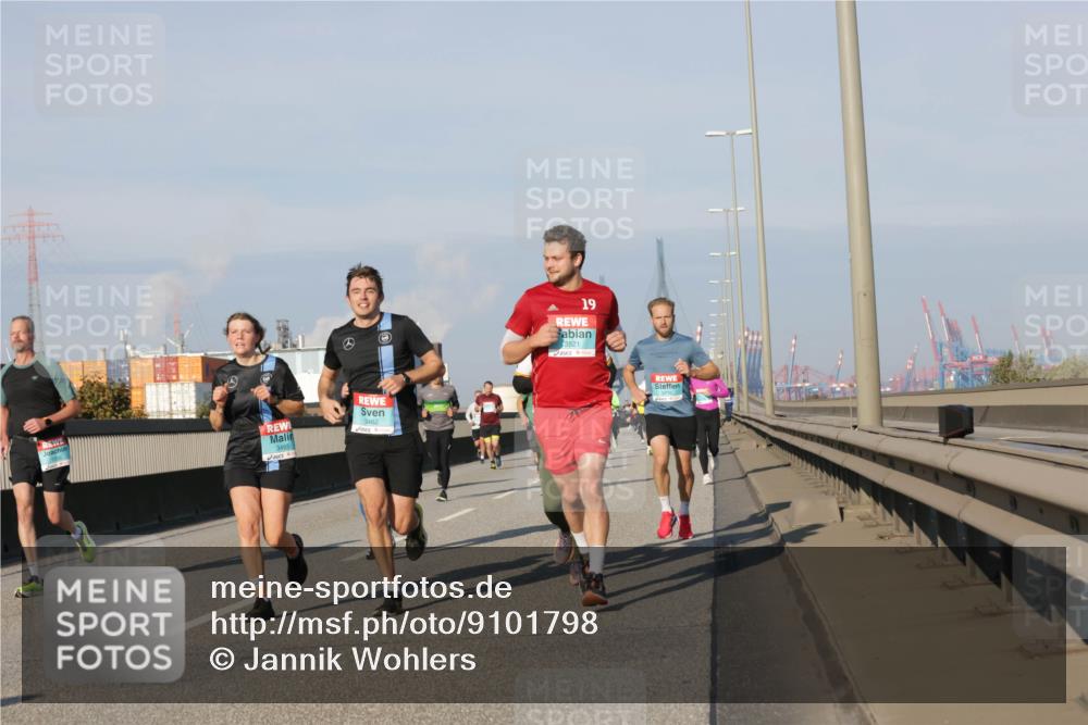 03.10.2025 - Köhlbrandbrückenlauf Jannik Wohlers http://msf.ph/oto/9101798 03.10.2025 09:49:13 Position 3 3462, 19, 3521 meine-sportfotos.de