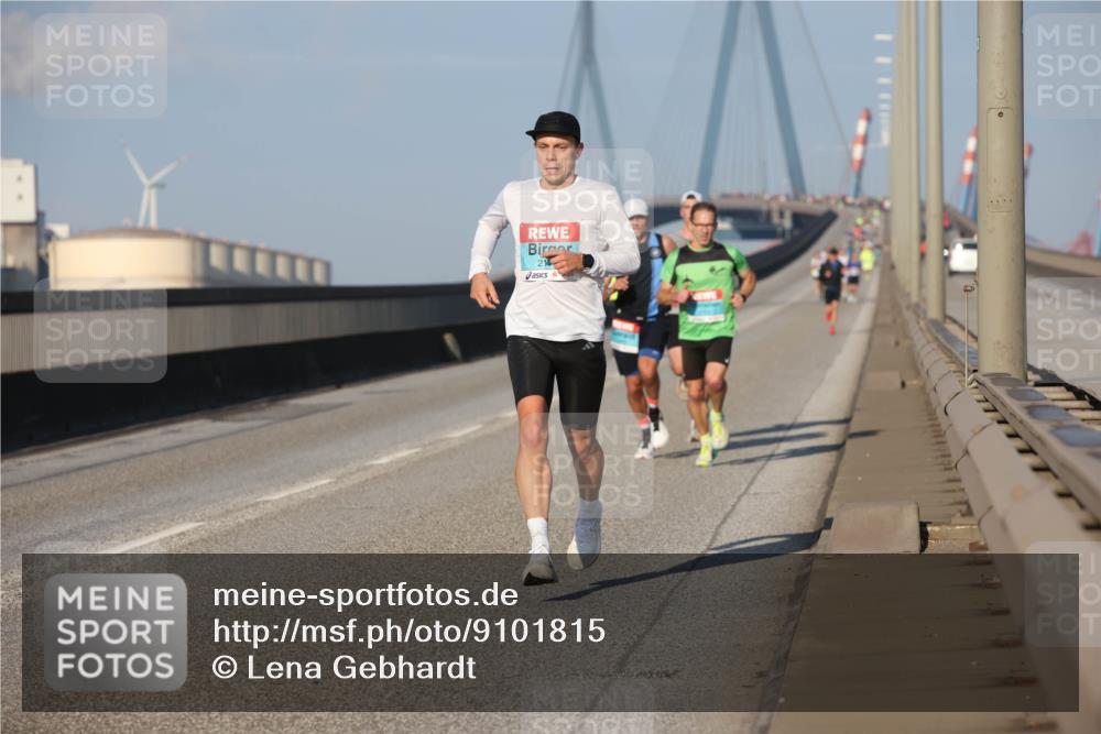 03.10.2025 - Köhlbrandbrückenlauf Lena Gebhardt http://msf.ph/oto/9101815 03.10.2025 09:37:03 Position 2 21 meine-sportfotos.de