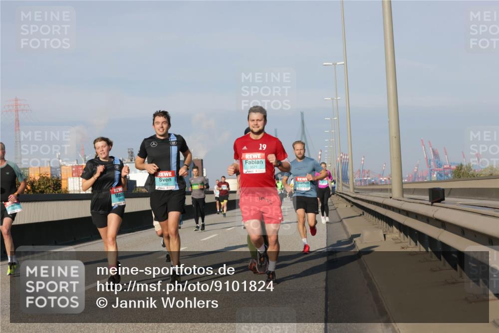 03.10.2025 - Köhlbrandbrückenlauf Jannik Wohlers http://msf.ph/oto/9101824 03.10.2025 09:49:13 Position 3 3462, 19, 3521, 3710 meine-sportfotos.de