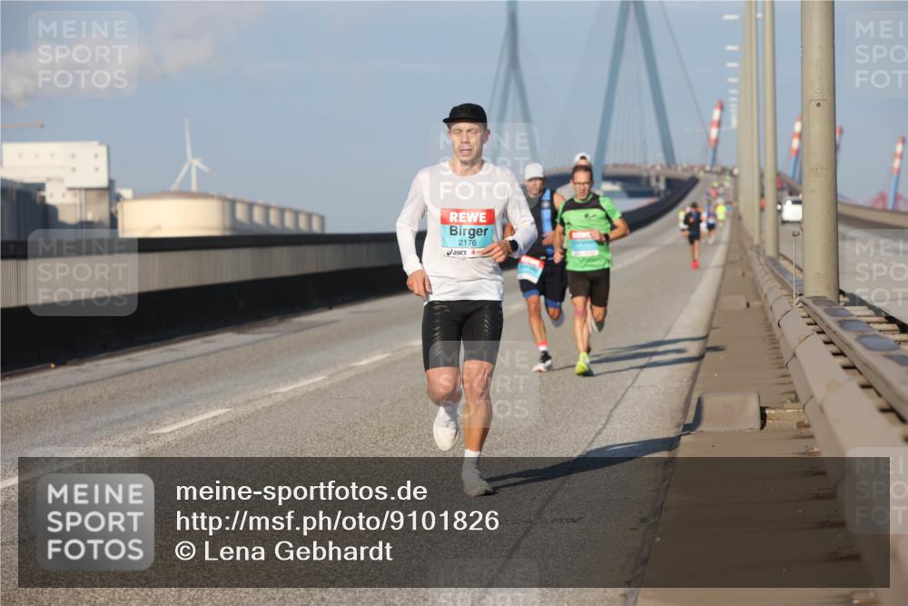 03.10.2025 - Köhlbrandbrückenlauf Lena Gebhardt http://msf.ph/oto/9101826 03.10.2025 09:37:04 Position 2 2176 meine-sportfotos.de