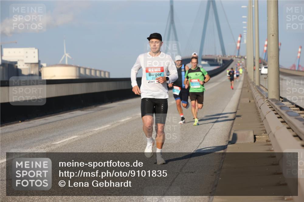 03.10.2025 - Köhlbrandbrückenlauf Lena Gebhardt http://msf.ph/oto/9101835 03.10.2025 09:37:04 Position 2 217 meine-sportfotos.de