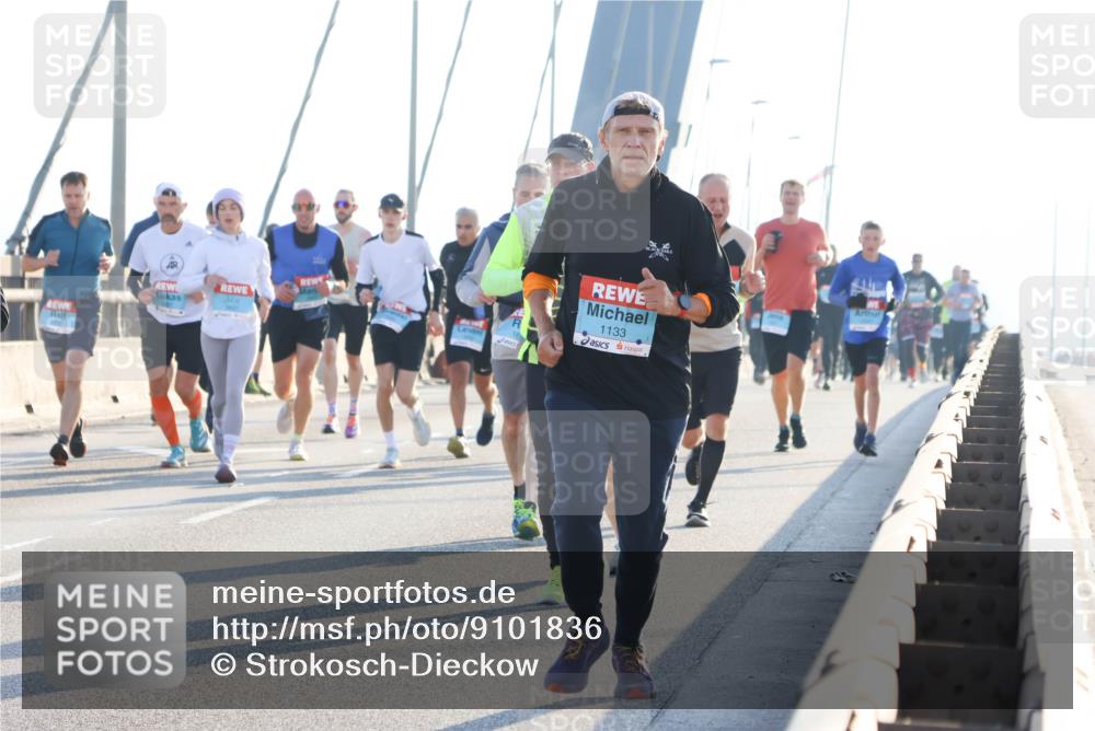 03.10.2025 - Köhlbrandbrückenlauf Strokosch-Dieckow http://msf.ph/oto/9101836 03.10.2025 09:22:15 Position 1 1133 meine-sportfotos.de