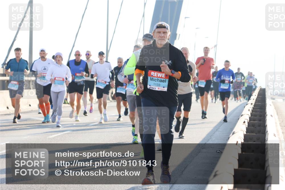 03.10.2025 - Köhlbrandbrückenlauf Strokosch-Dieckow http://msf.ph/oto/9101843 03.10.2025 09:22:16 Position 1 1133 meine-sportfotos.de
