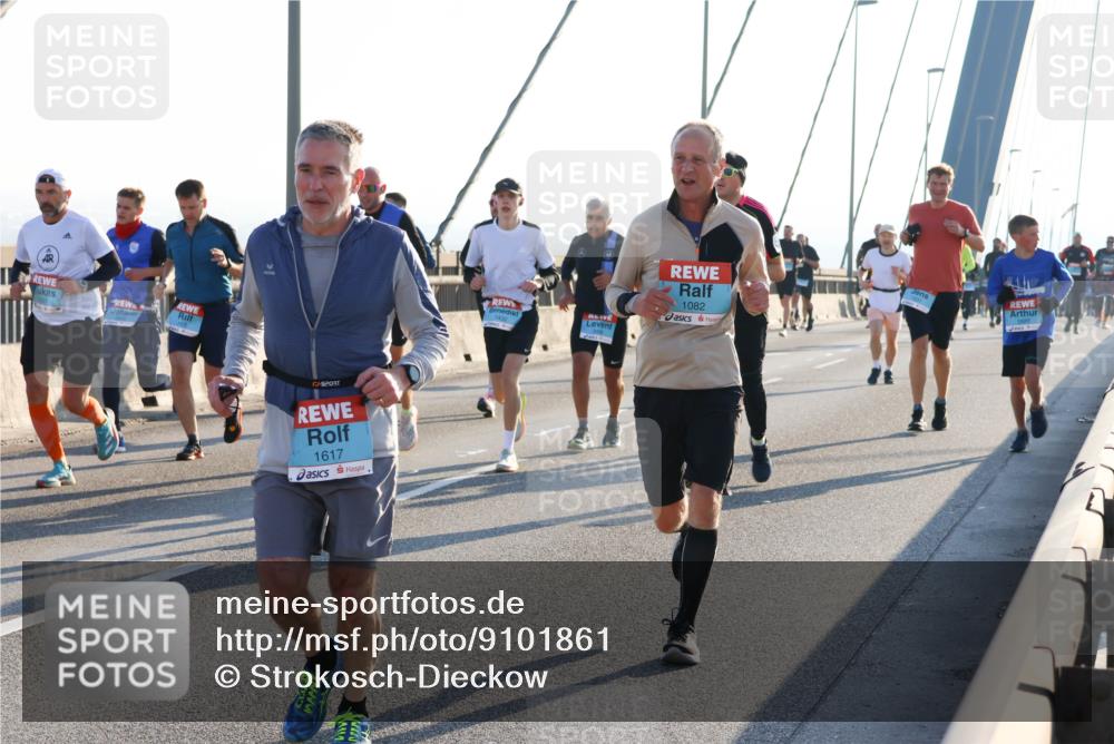 03.10.2025 - Köhlbrandbrückenlauf Strokosch-Dieckow http://msf.ph/oto/9101861 03.10.2025 09:22:21 Position 1 1617, 1082 meine-sportfotos.de