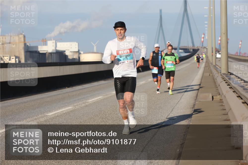 03.10.2025 - Köhlbrandbrückenlauf Lena Gebhardt http://msf.ph/oto/9101877 03.10.2025 09:37:05 Position 2 2176 meine-sportfotos.de