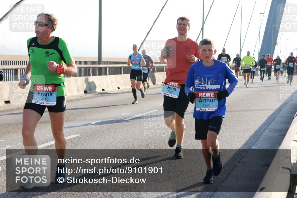 03.10.2025 - Köhlbrandbrückenlauf Strokosch-Dieckow http://msf.ph/oto/9101901 03.10.2025 09:22:24 Position 1 2710, 1231, 2920 meine-sportfotos.de