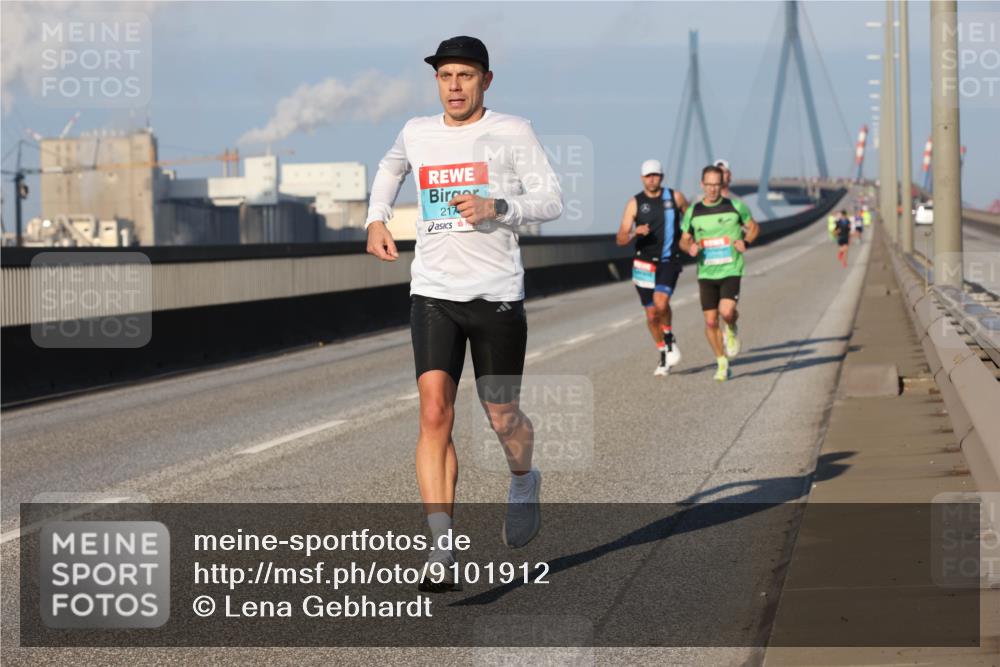 03.10.2025 - Köhlbrandbrückenlauf Lena Gebhardt http://msf.ph/oto/9101912 03.10.2025 09:37:05 Position 2 217 meine-sportfotos.de