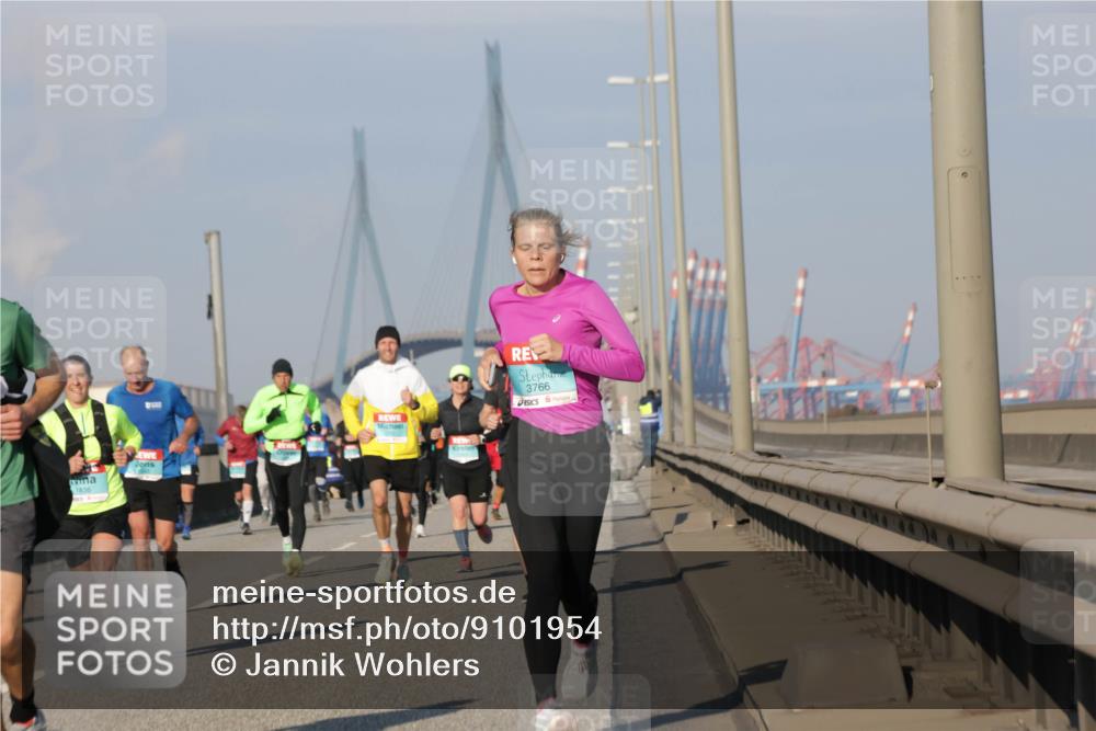 03.10.2025 - Köhlbrandbrückenlauf Jannik Wohlers http://msf.ph/oto/9101954 03.10.2025 09:49:17 Position 3 1836, 3766 meine-sportfotos.de