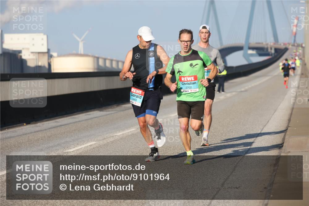 03.10.2025 - Köhlbrandbrückenlauf Lena Gebhardt http://msf.ph/oto/9101964 03.10.2025 09:37:07 Position 2 3463, 2702 meine-sportfotos.de