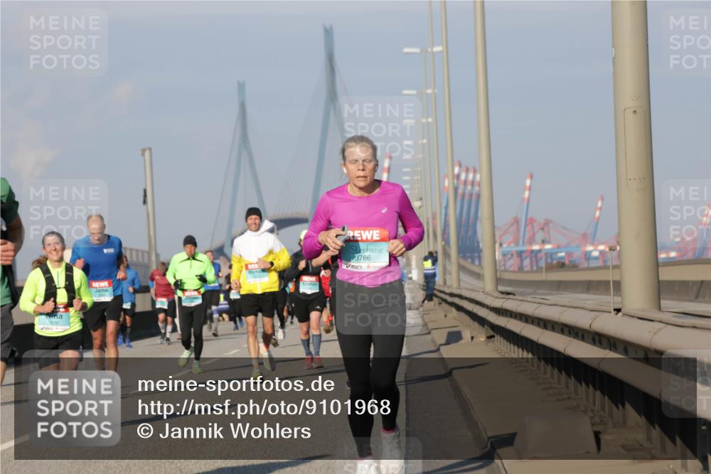 03.10.2025 - Köhlbrandbrückenlauf Jannik Wohlers http://msf.ph/oto/9101968 03.10.2025 09:49:17 Position 3 1836, 3766, 1 meine-sportfotos.de