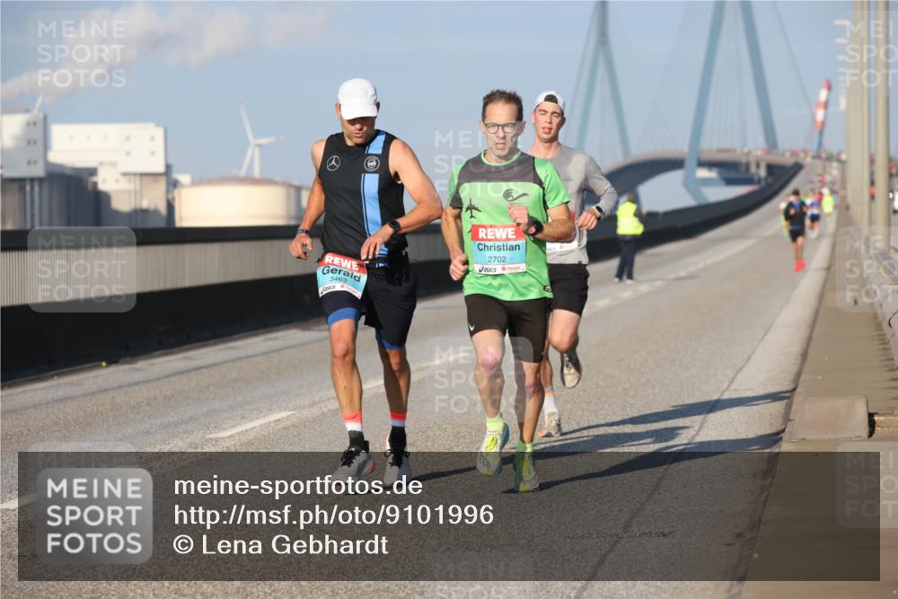 03.10.2025 - Köhlbrandbrückenlauf Lena Gebhardt http://msf.ph/oto/9101996 03.10.2025 09:37:07 Position 2 3463, 2702 meine-sportfotos.de