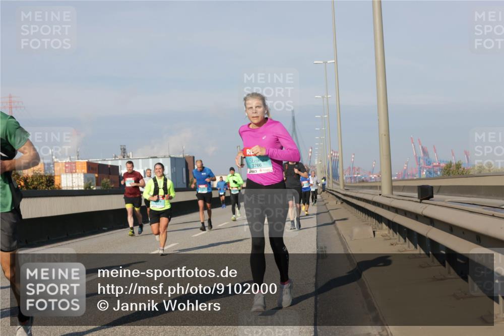 03.10.2025 - Köhlbrandbrückenlauf Jannik Wohlers http://msf.ph/oto/9102000 03.10.2025 09:49:20 Position 3 3766 meine-sportfotos.de