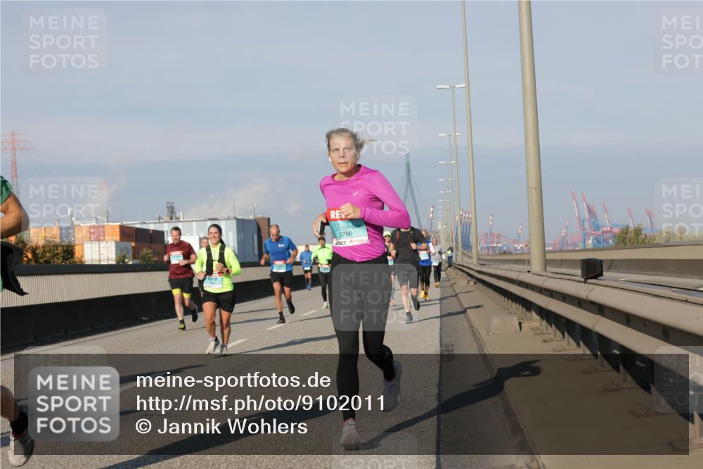 03.10.2025 - Köhlbrandbrückenlauf Jannik Wohlers http://msf.ph/oto/9102011 03.10.2025 09:49:20 Position 3 3766 meine-sportfotos.de