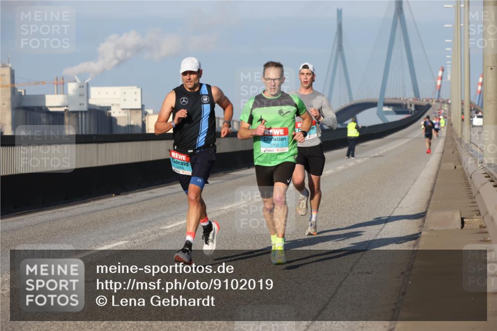 03.10.2025 - Köhlbrandbrückenlauf Lena Gebhardt http://msf.ph/oto/9102019 03.10.2025 09:37:08 Position 2 3463, 2702 meine-sportfotos.de