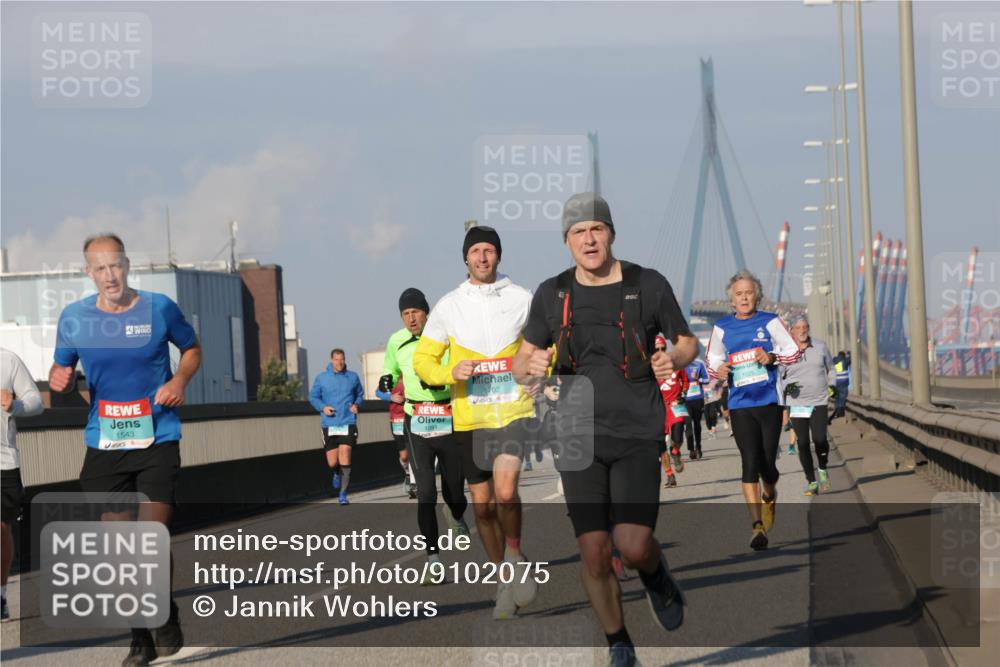 03.10.2025 - Köhlbrandbrückenlauf Jannik Wohlers http://msf.ph/oto/9102075 03.10.2025 09:49:22 Position 3 1543, 1091, 1702 meine-sportfotos.de