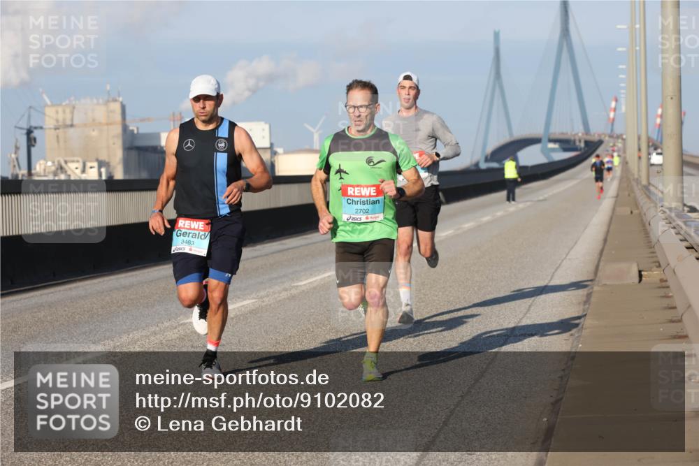 03.10.2025 - Köhlbrandbrückenlauf Lena Gebhardt http://msf.ph/oto/9102082 03.10.2025 09:37:08 Position 2 3463, 2702 meine-sportfotos.de