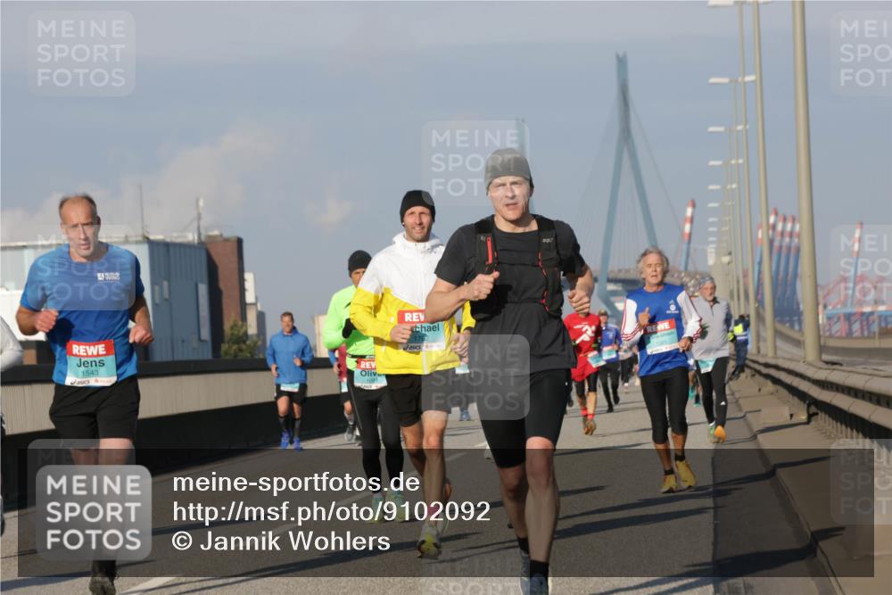 03.10.2025 - Köhlbrandbrückenlauf Jannik Wohlers http://msf.ph/oto/9102092 03.10.2025 09:49:22 Position 3 1543, 1091, 1702 meine-sportfotos.de