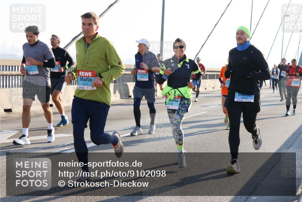 03.10.2025 - Köhlbrandbrückenlauf Strokosch-Dieckow http://msf.ph/oto/9102098 03.10.2025 09:22:56 Position 1 3817, 1517, 2843, 1398, 2940 meine-sportfotos.de