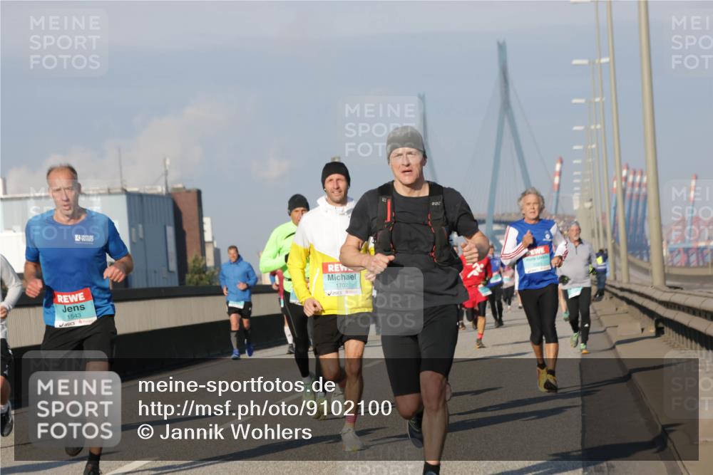 03.10.2025 - Köhlbrandbrückenlauf Jannik Wohlers http://msf.ph/oto/9102100 03.10.2025 09:49:22 Position 3 1543, 1702 meine-sportfotos.de