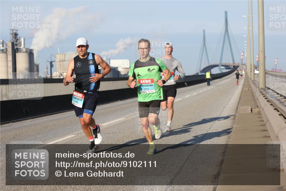 03.10.2025 - Köhlbrandbrückenlauf Lena Gebhardt http://msf.ph/oto/9102111 03.10.2025 09:37:09 Position 2 3463, 2702 meine-sportfotos.de
